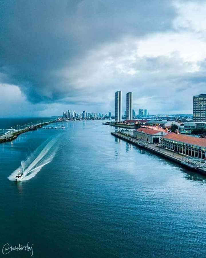 Quarto Triplo - Perto Da Fenearte - Recife-Pe *
